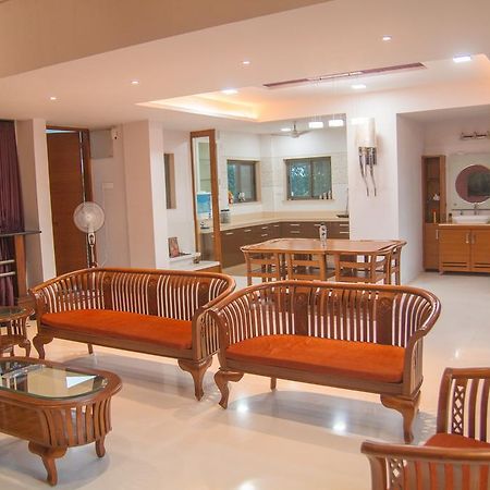 Gulmohar - Luxurious Penthouse Family Rooms Колхапур Екстериор снимка