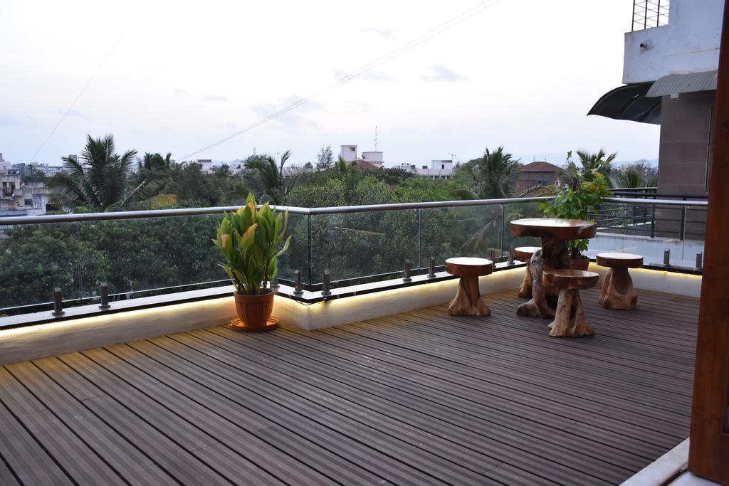 Gulmohar - Luxurious Penthouse Family Rooms Колхапур Екстериор снимка